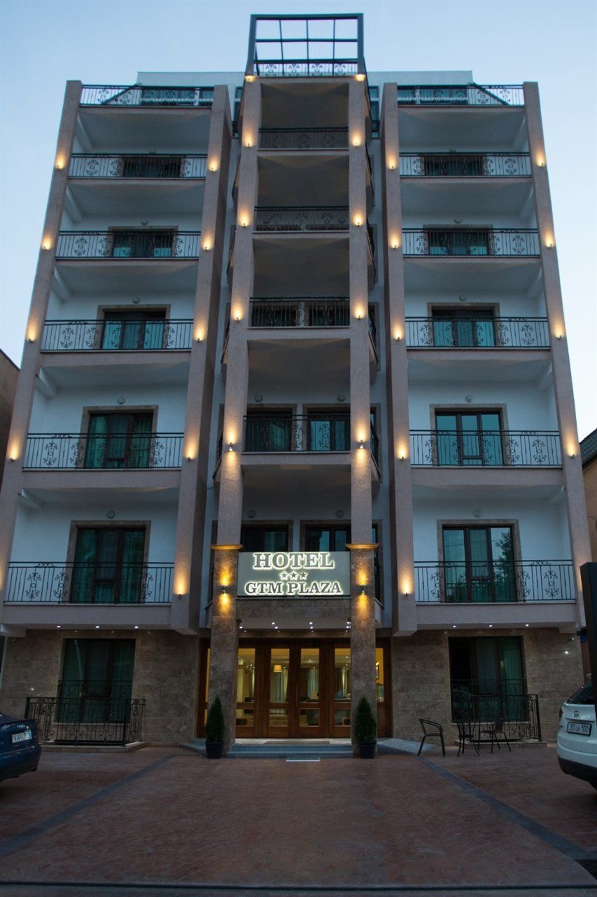 ホテル Gtm Plaza ティビリシ エクステリア 写真